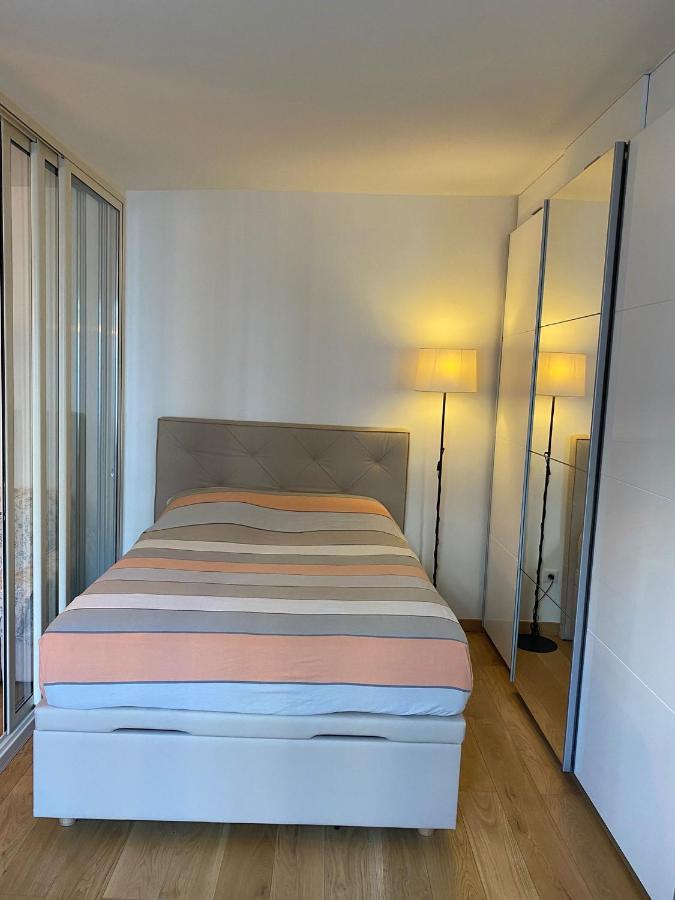 Ollya Apartment Париж Екстериор снимка