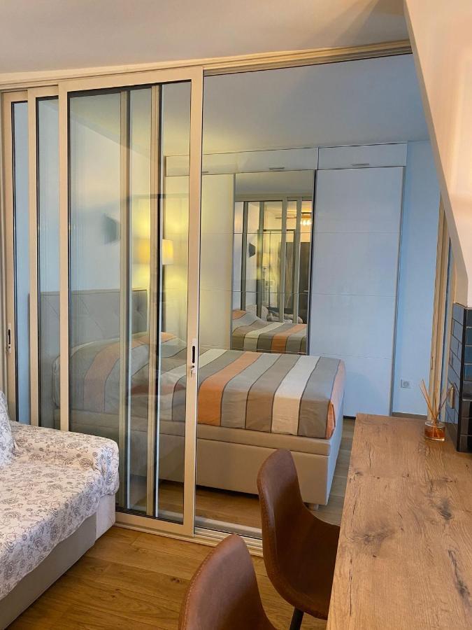 Ollya Apartment Париж Екстериор снимка